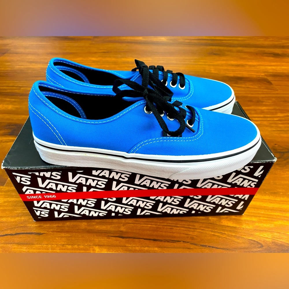 NWOT Vans Authentic (Blue/White) - Men’s 6.5/Women’s 8